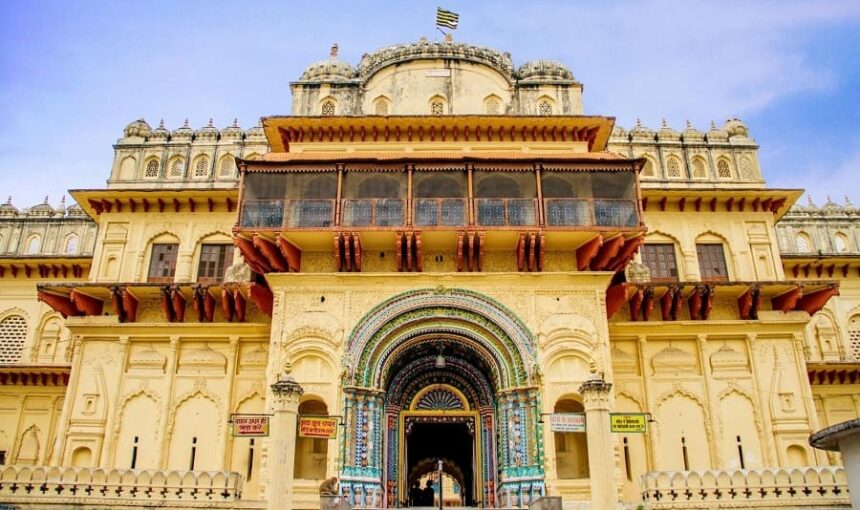 Ayodhya & Varanasi Holy Trip