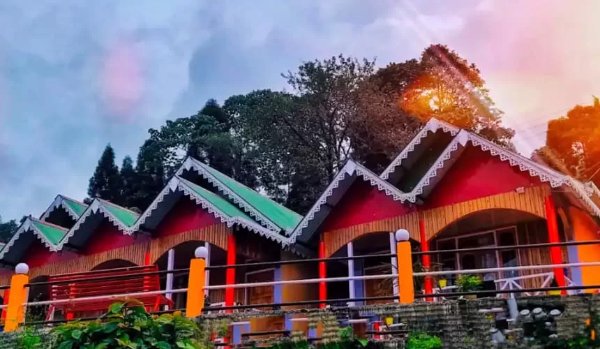 Darjeeling Tour Package with Lamahatta and Sittong